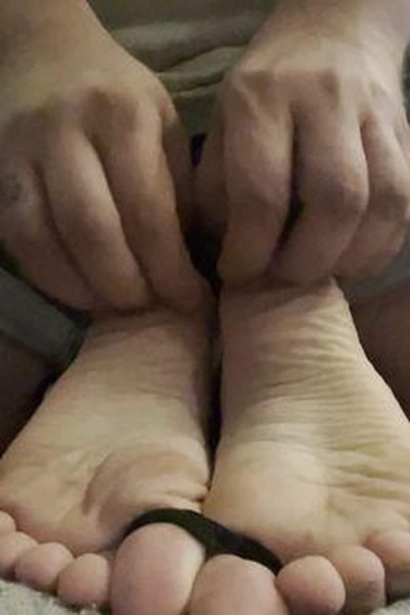 Tickling - Screenshot 1 of 4 - Amateur