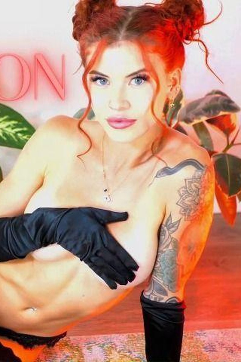 Temptation - Screenshot 1 of 4 - Addiction Fetish