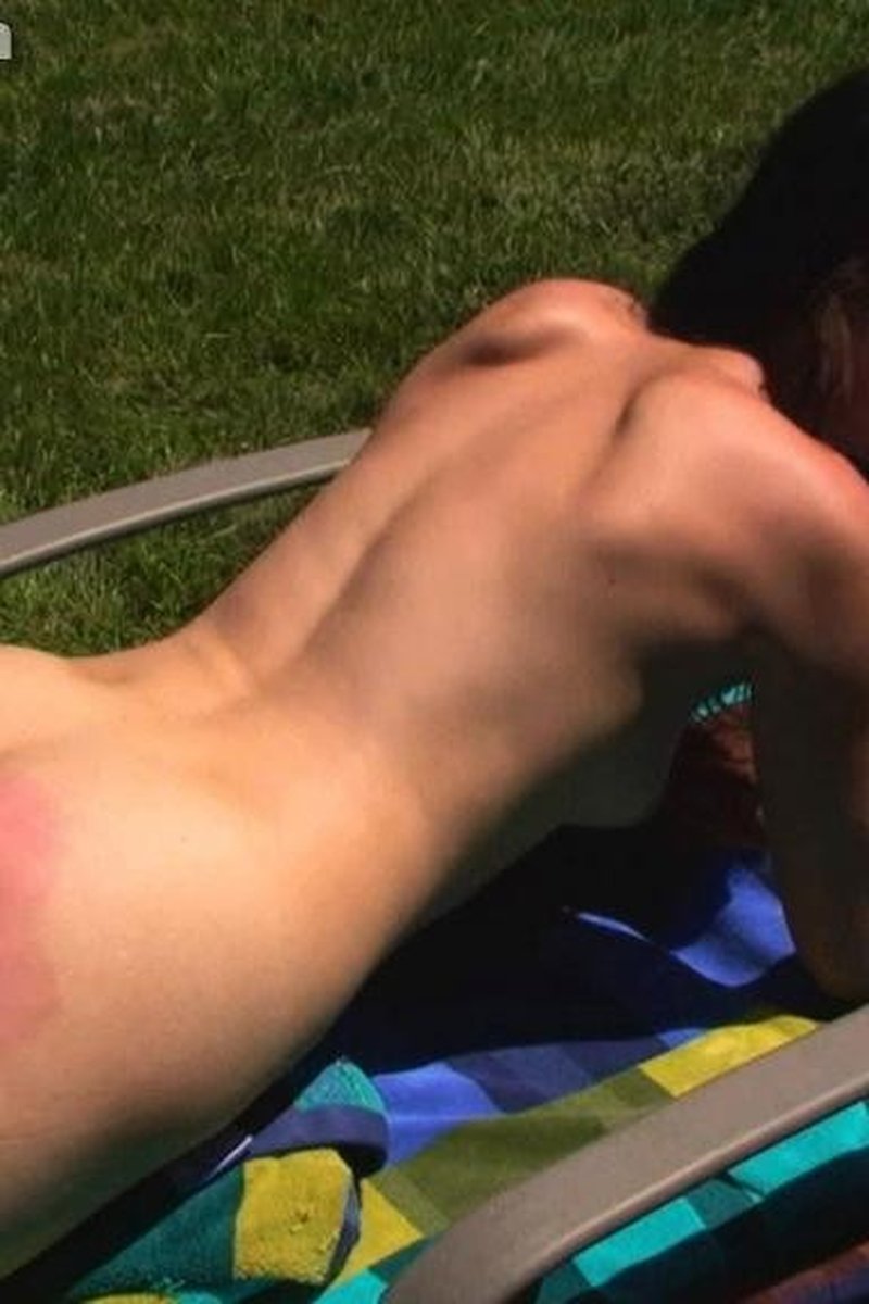 Syrena: Skipping School and Nude Sunbathing - Screenshot 1 of 4 - Belt