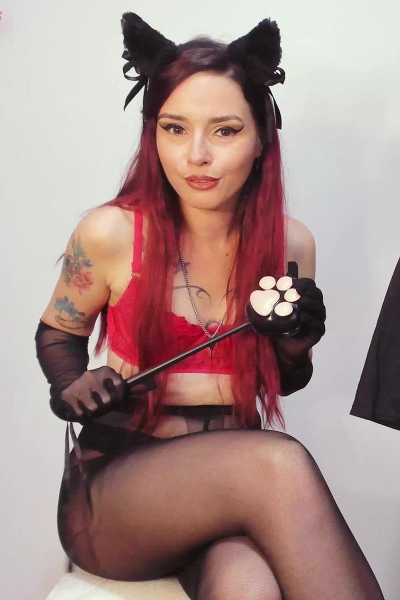 Kat Spanks - Screenshot 1 of 4 - Bondage