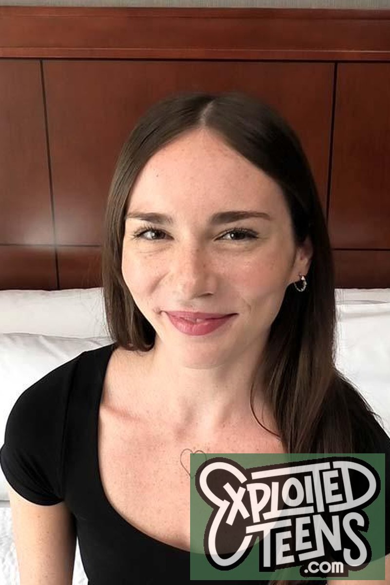 Tess - Screenshot 1 of 4 - Cum In Mouth