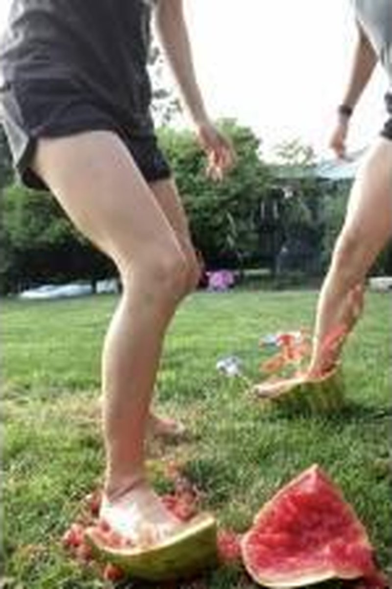 Watermelon Double Stomp - Screenshot 1 of 4 - Barefoot