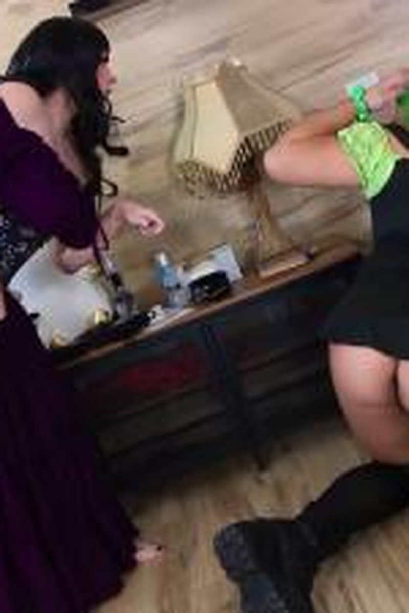 Horny Maid Messes Up My Bed - Screenshot 1 of 4 - BBW