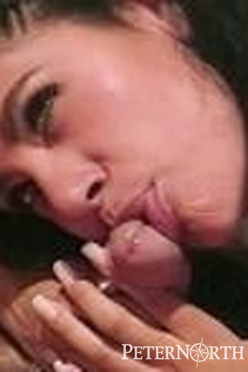 Hungry - Screenshot 1 of 4 - Blowjob