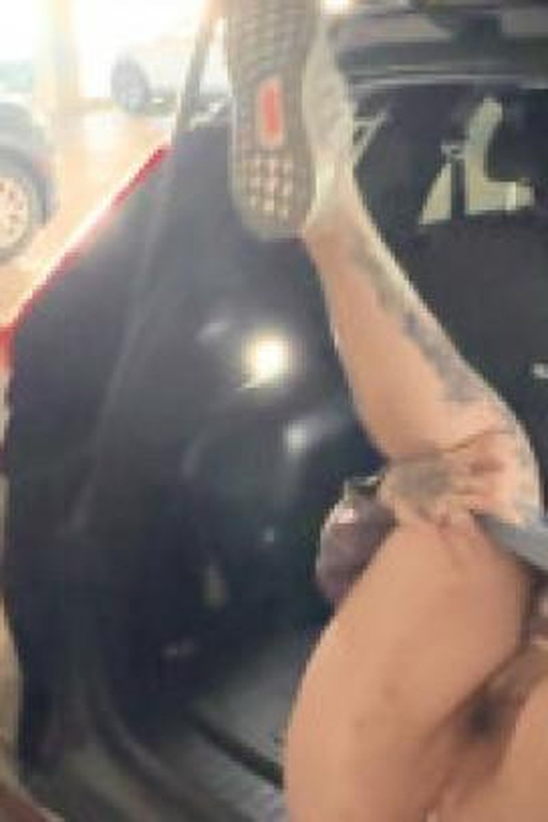 Amateur Public Creampie - Screenshot 1 of 4 - BBW