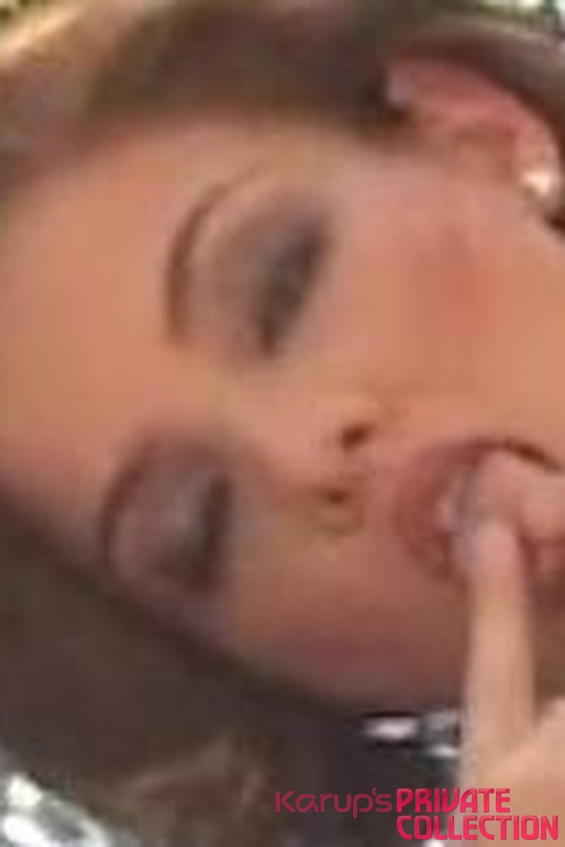 Yvette - Screenshot 1 of 4 - Yvette 1079