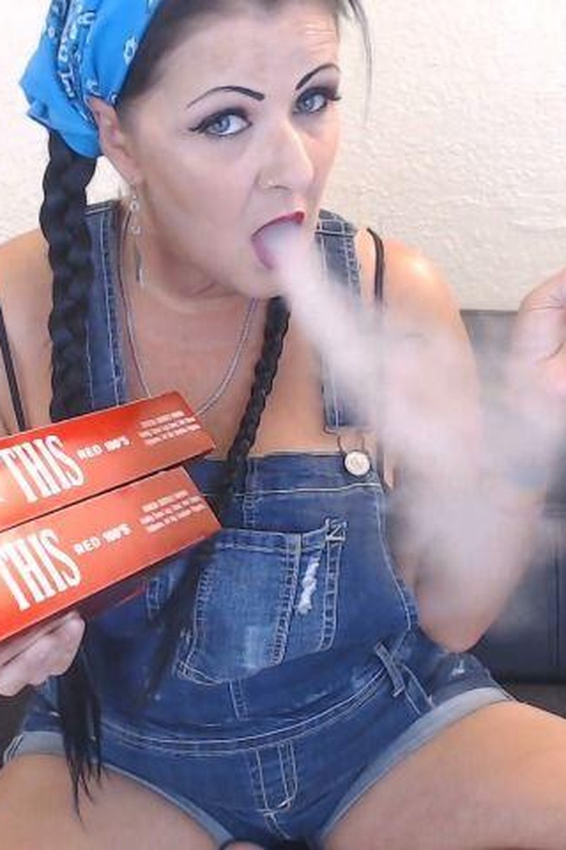 Dick Whacking To My Smoking - Screenshot 1 of 4 - Human Ashtray
