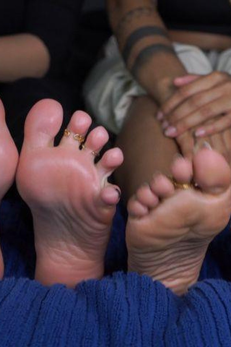 Double Soles With Sachi X Sweetie 4k - Screenshot 1 of 4 - Black