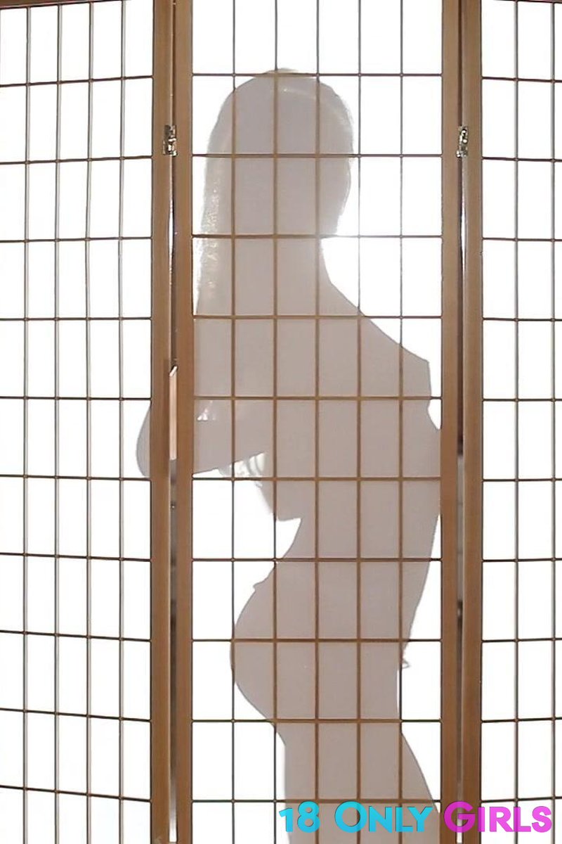 Catch The Shadow - Screenshot 1 of 4 - Lily Chey