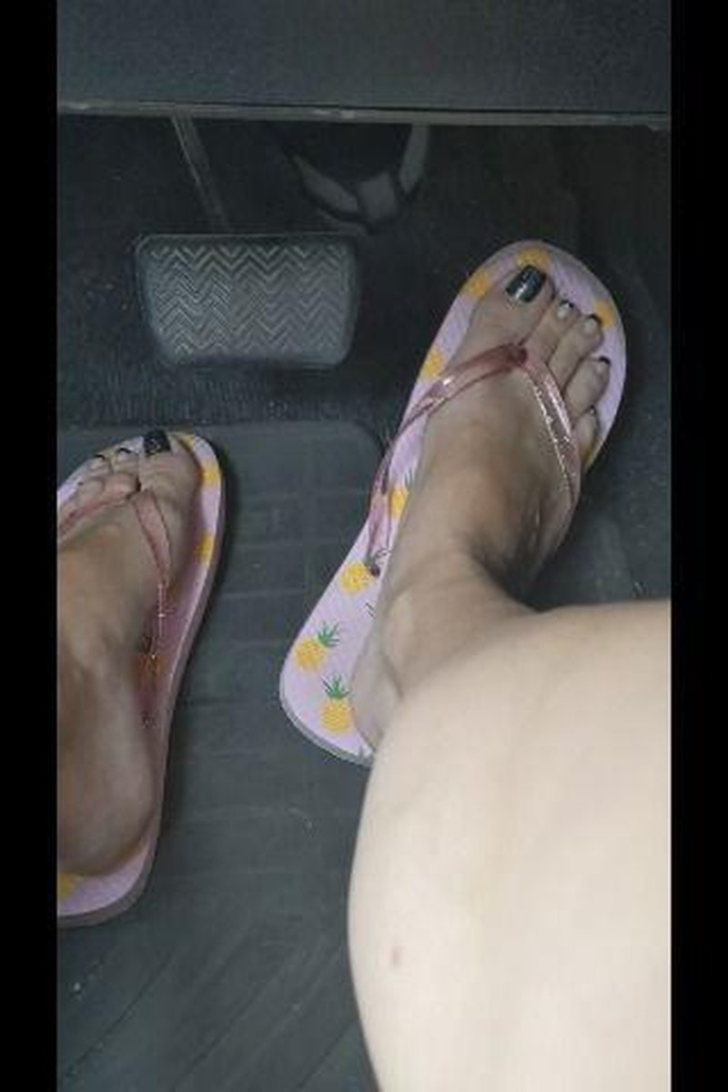 Driving - Screenshot 1 of 4 - Car