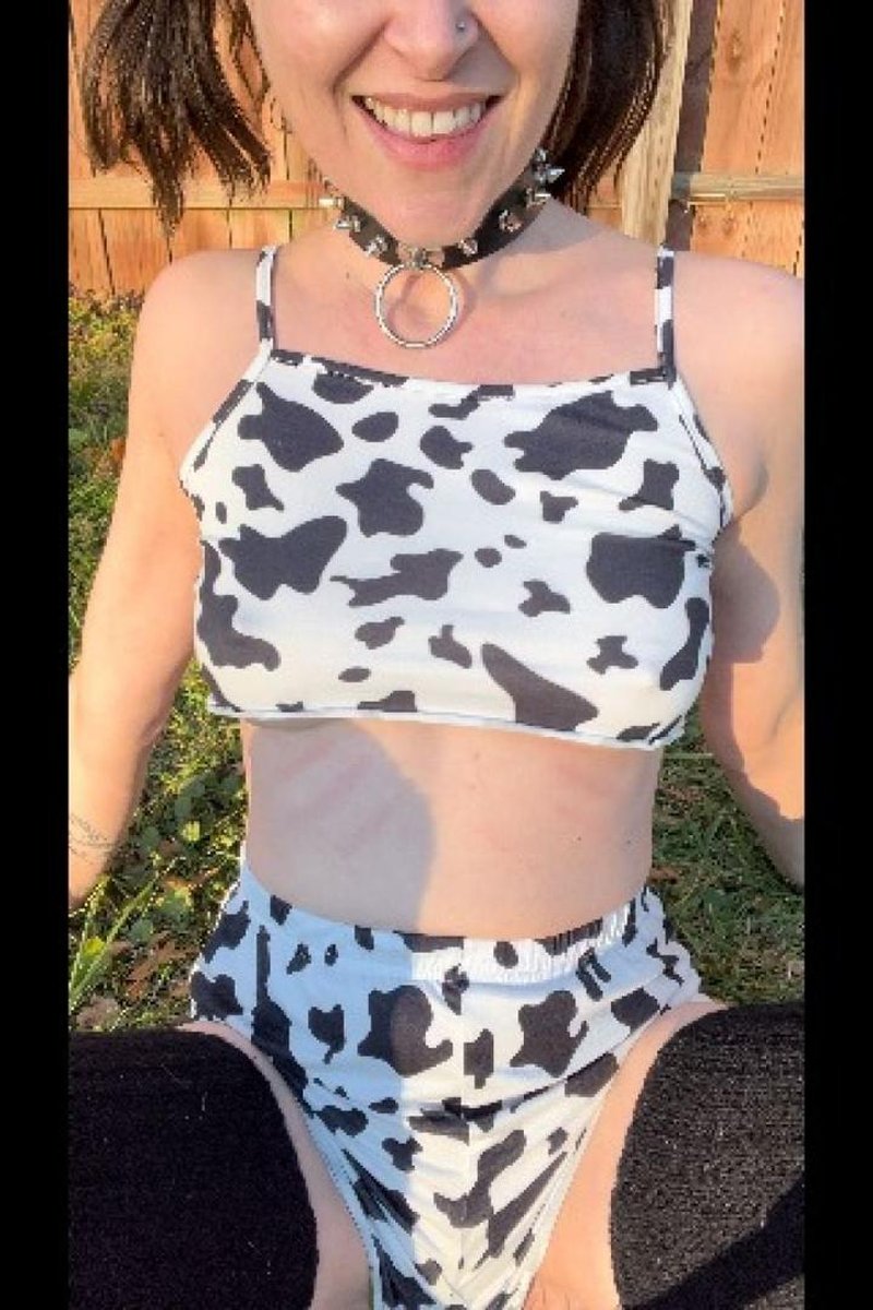 Got Milk - Screenshot 1 of 4 - Bondage Collar