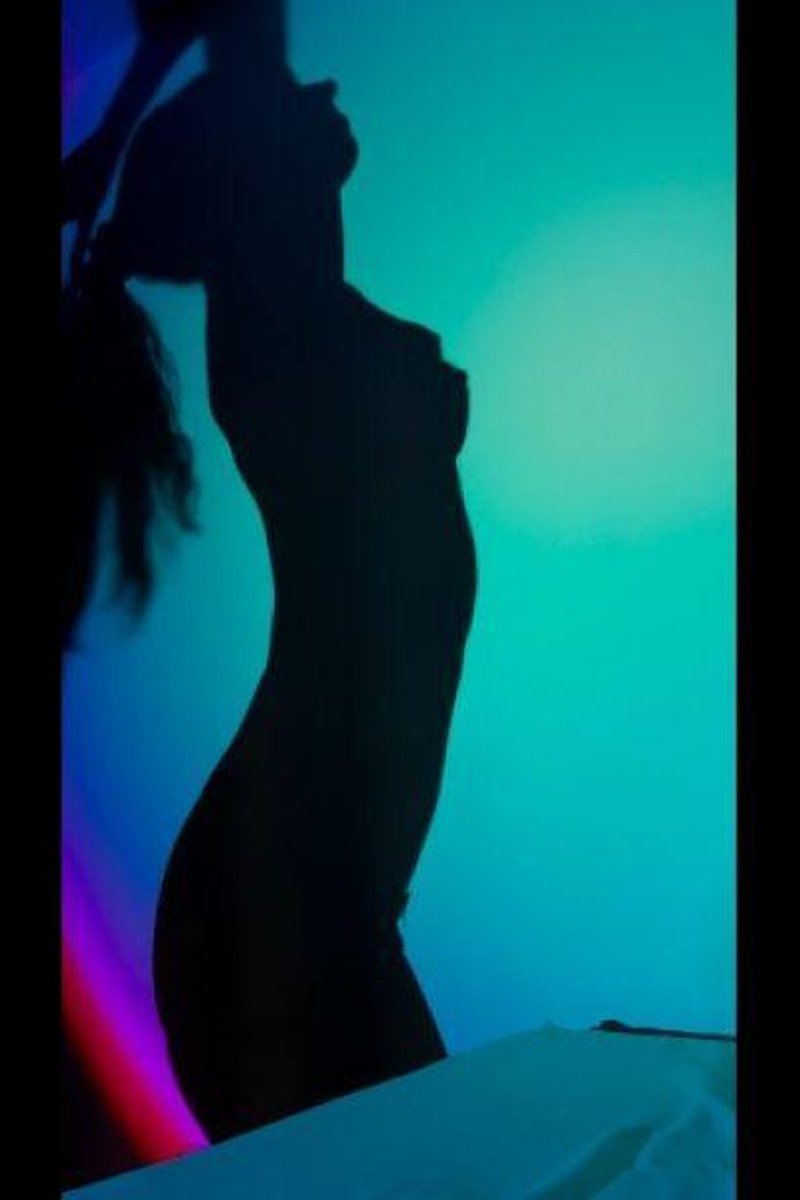 Shadow Striptease - Screenshot 1 of 4 - Dancing