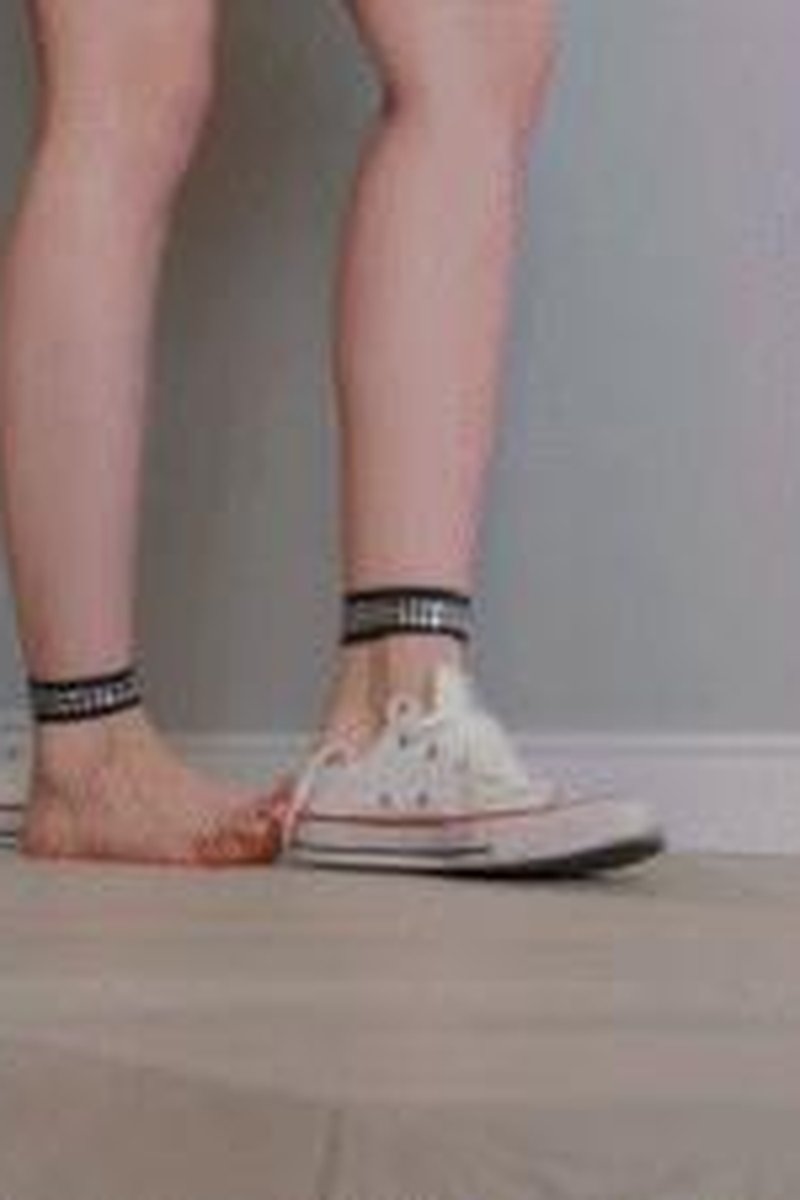 TP-iwantclipspolishmistress-2-clips-lisa-barefoot-and-man-under-mix-polish-and-russian-language-hd-2560x1440