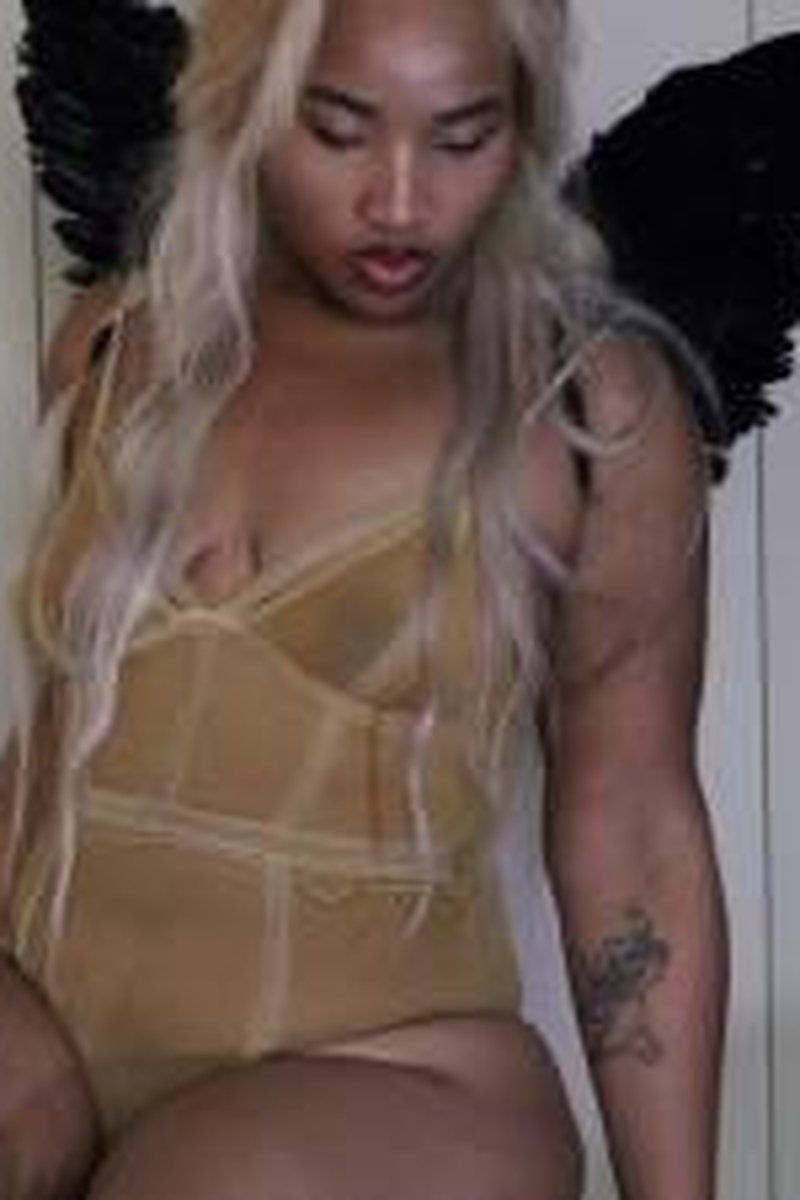 Angel - Screenshot 1 of 4 - Cosplay