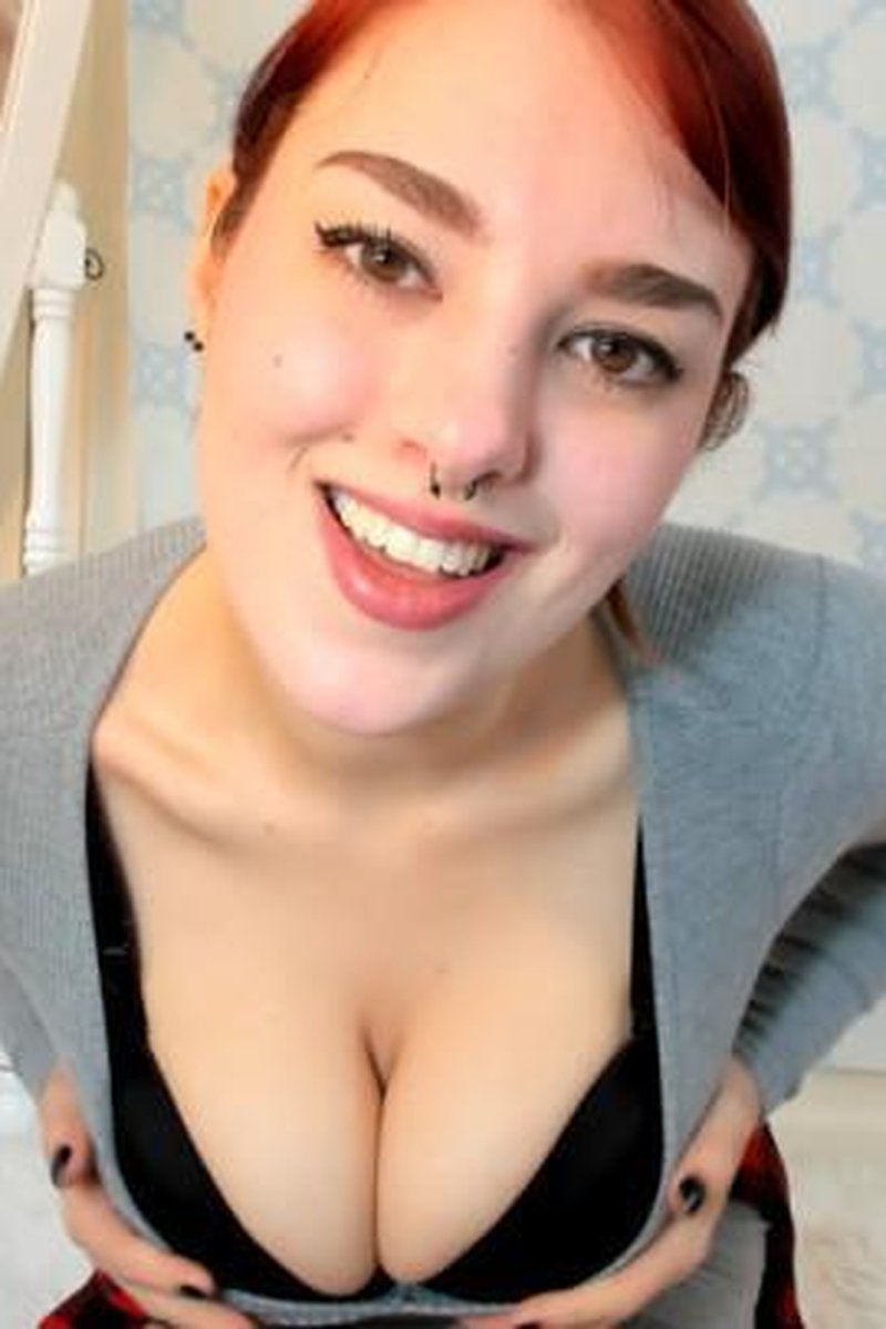 Huge Tits Showoff & Begging For Creampie - Screenshot 1 of 4 - Big Tits