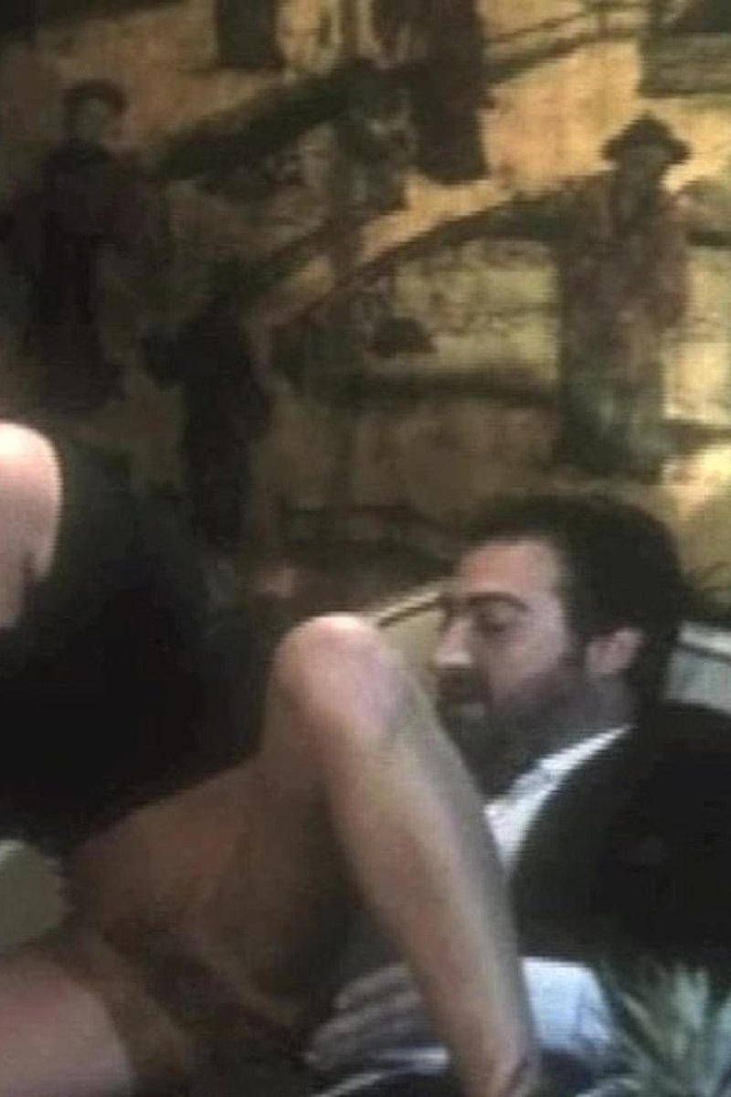 TP-italianclassicsandco-horny-vintage-slut-fucked-by-2-horny-italian-stallion