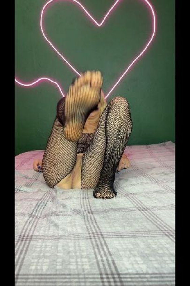 Insertion Pleaser - Screenshot 1 of 4 - Fetish