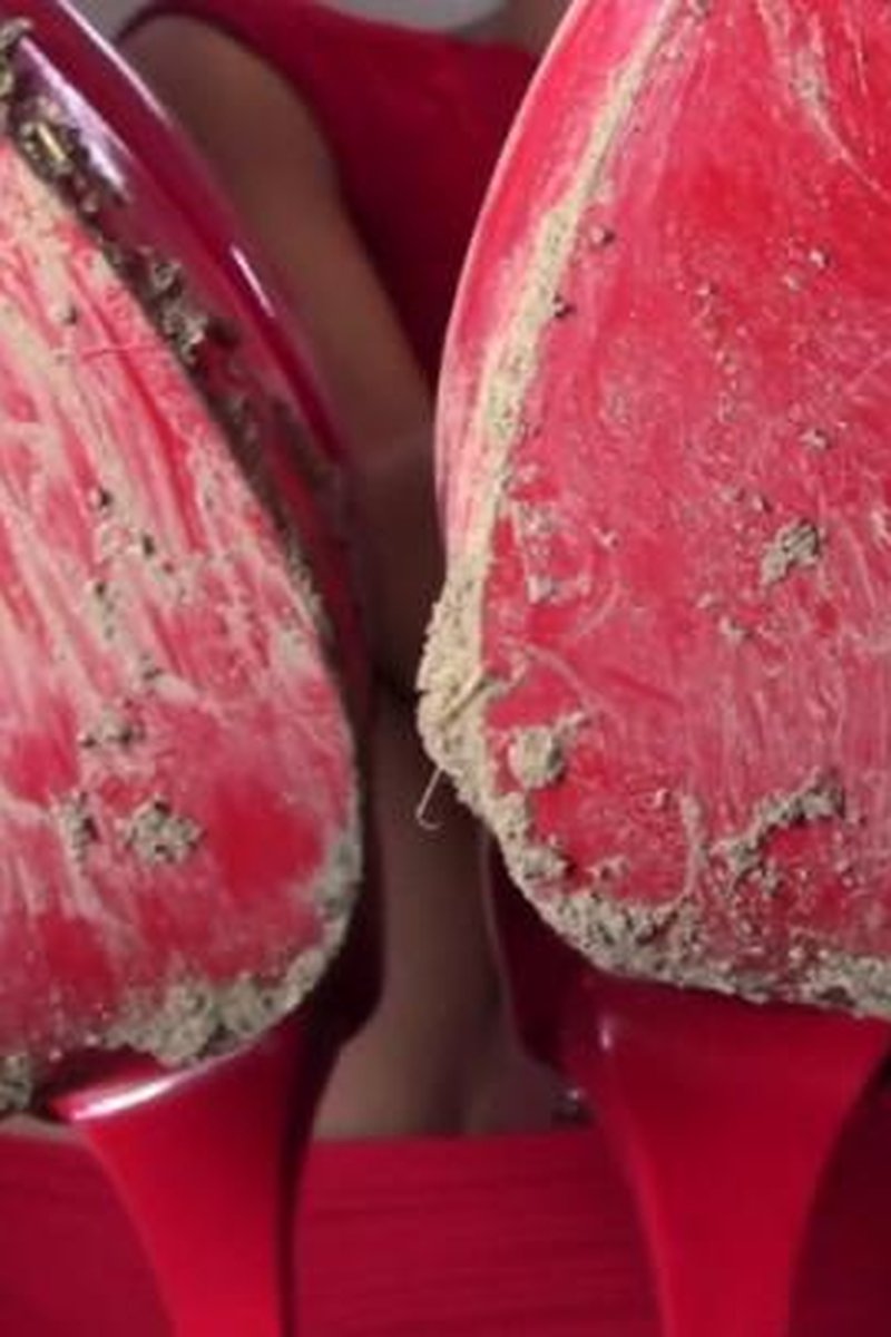 Clean Dirty Shoes - Screenshot 1 of 4 - Dirty Shoe