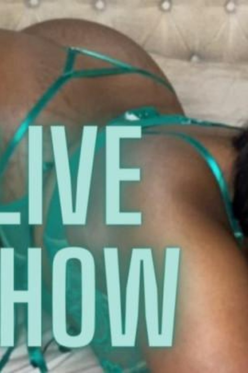 Live Show - Screenshot 1 of 4 - Camgirl