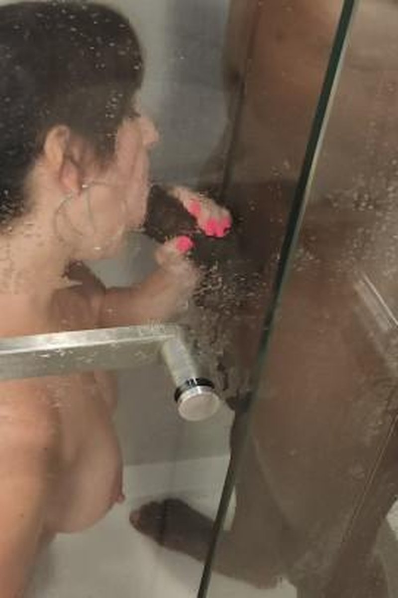 BBC Shower Breeding - Screenshot 1 of 4 - All Sex