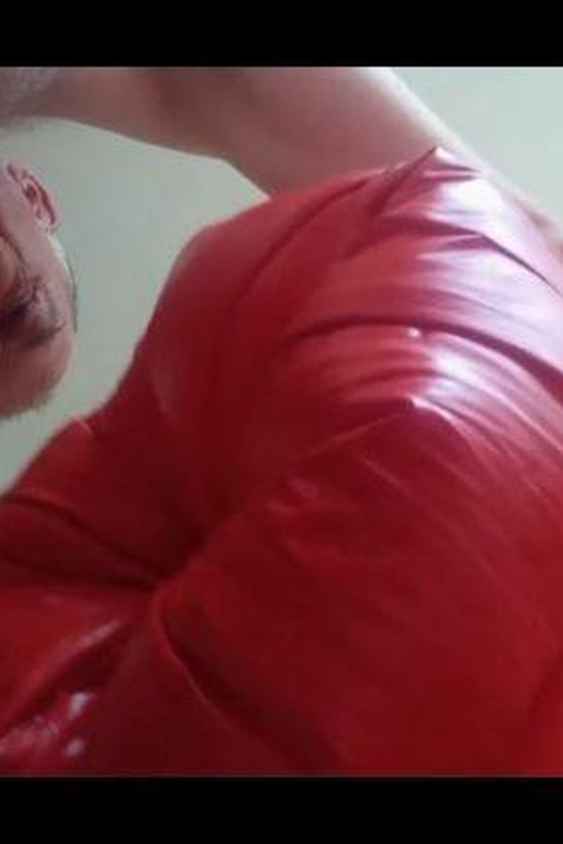 Bigger Red - Screenshot 1 of 4 - Balloon Fetish