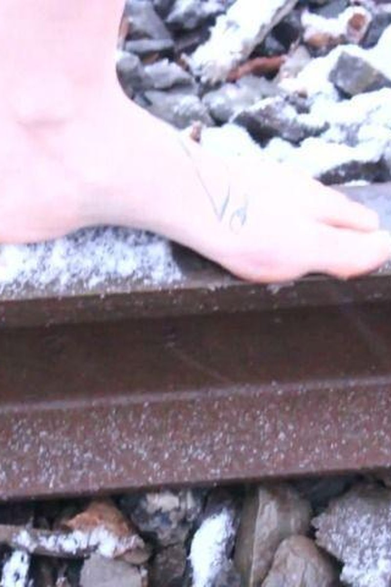 Snowstorm Streaking - Screenshot 1 of 4 - Foot Fetish