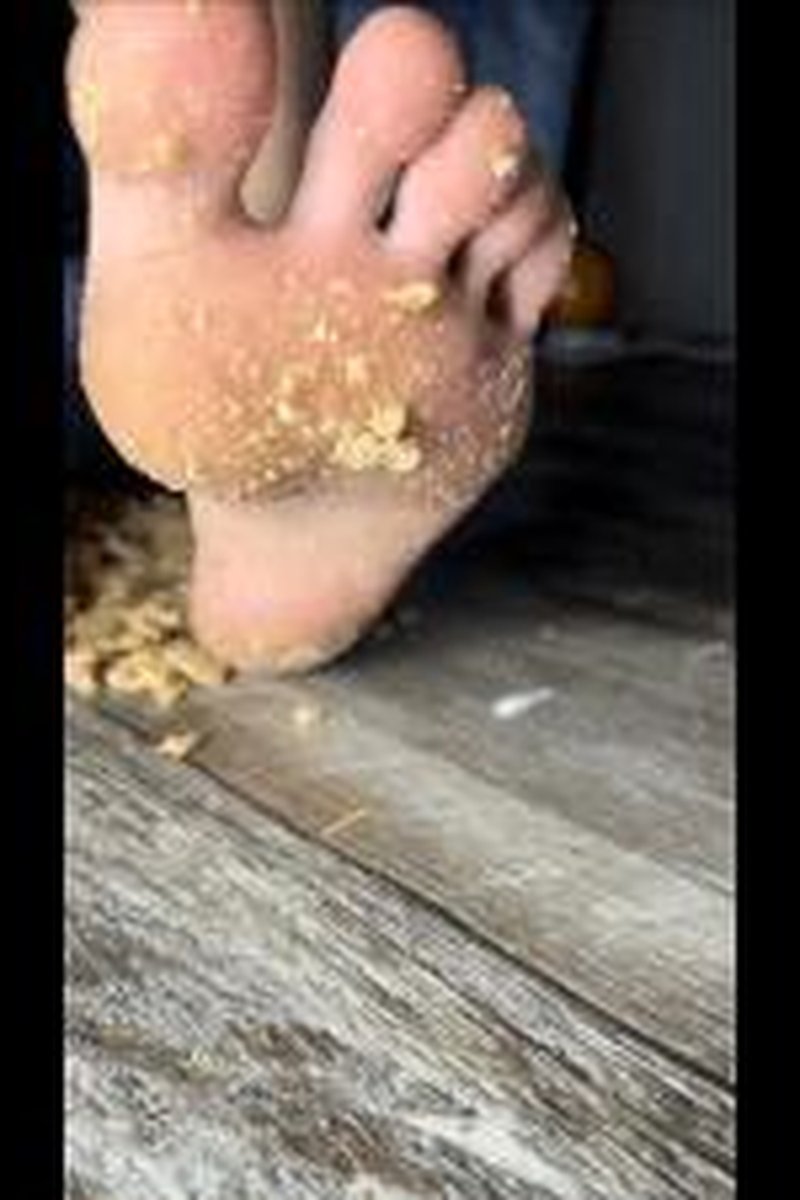 Cereal Crushing - Screenshot 1 of 4 - Foot Fetish