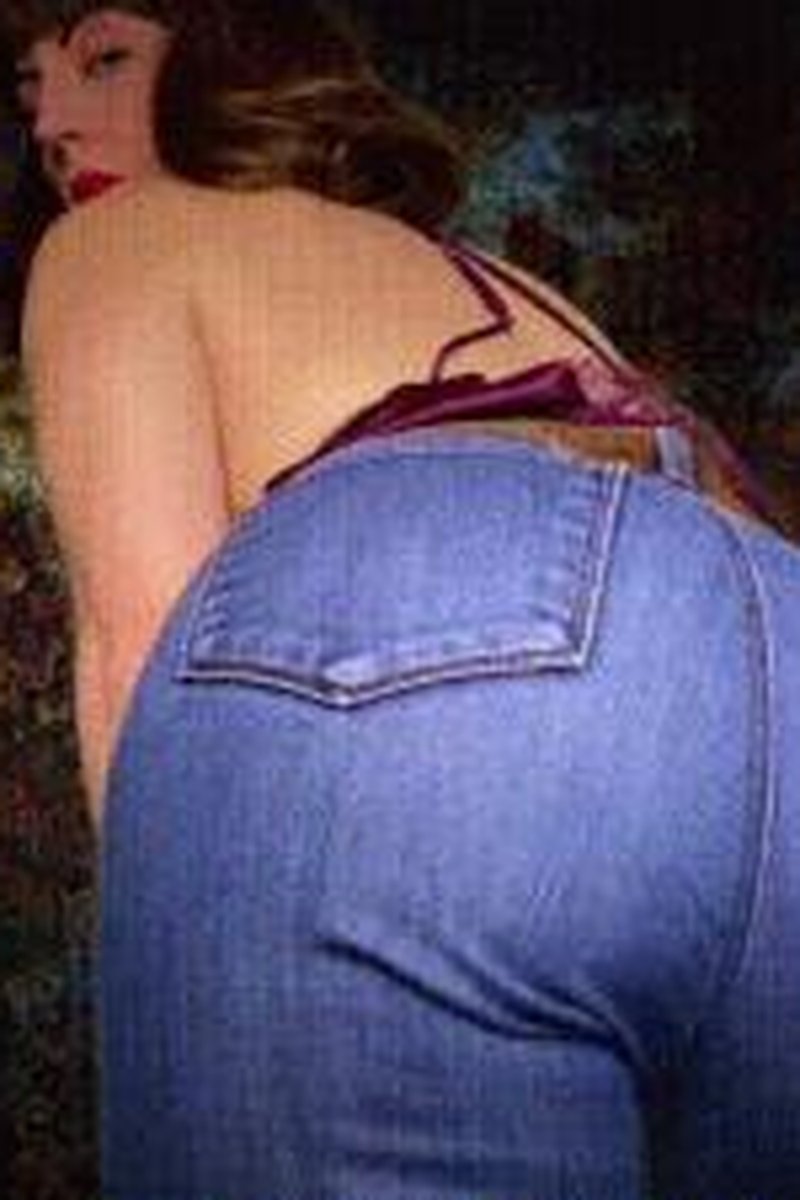 Denim Devotion - Screenshot 1 of 4 - Ass Worship