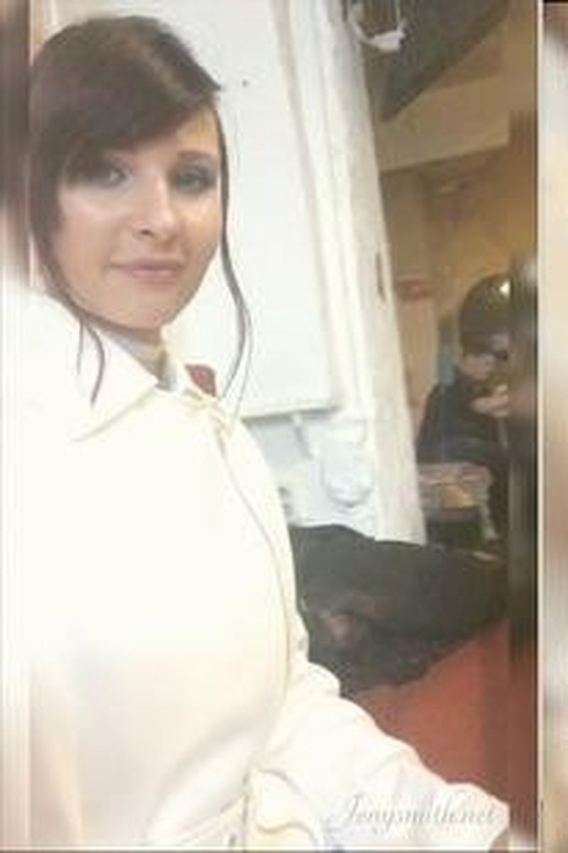 Whites Again - Screenshot 1 of 4 - Jeny Smith