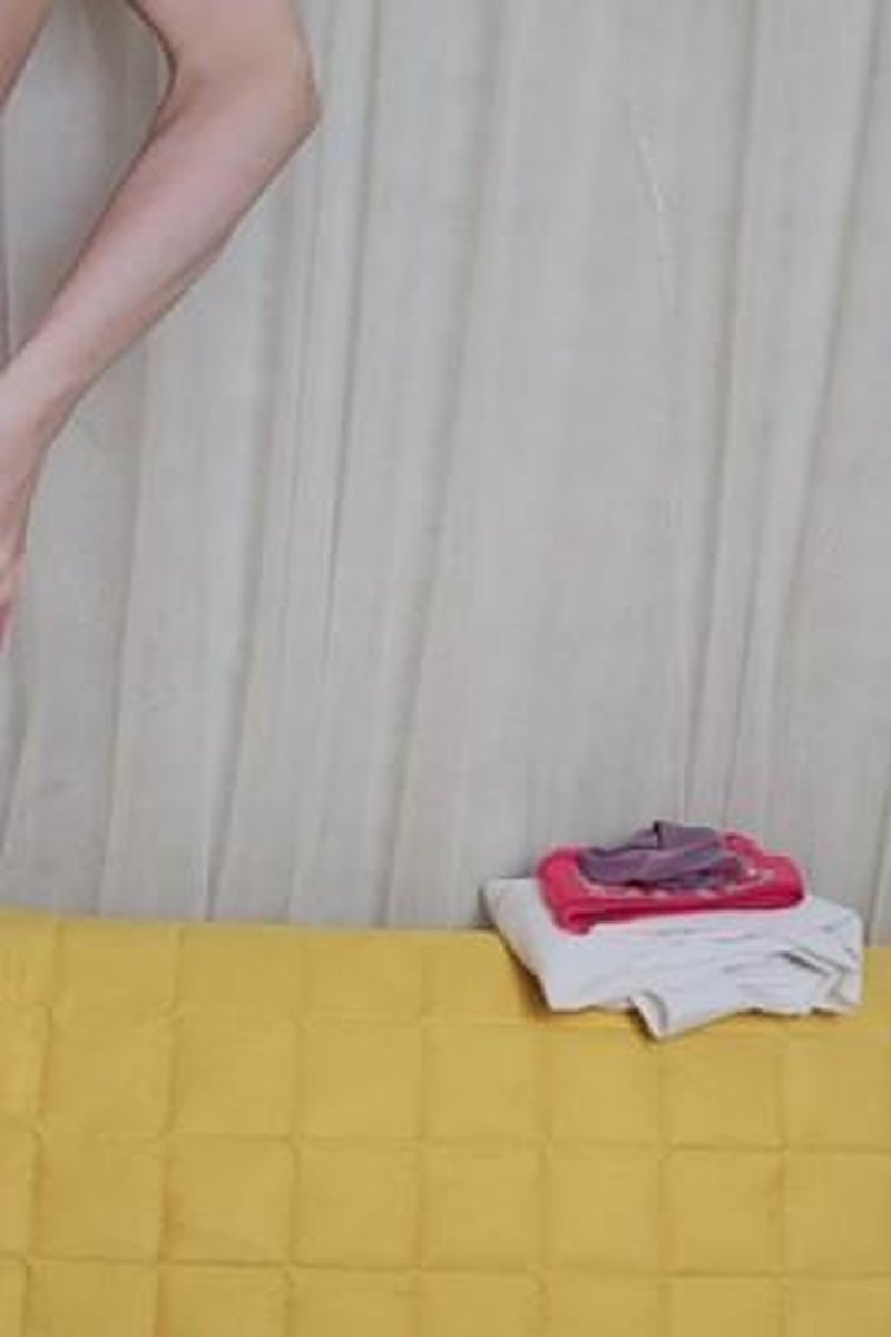 Pants Fall Down While Cleaning - Screenshot 1 of 4 - Amateur