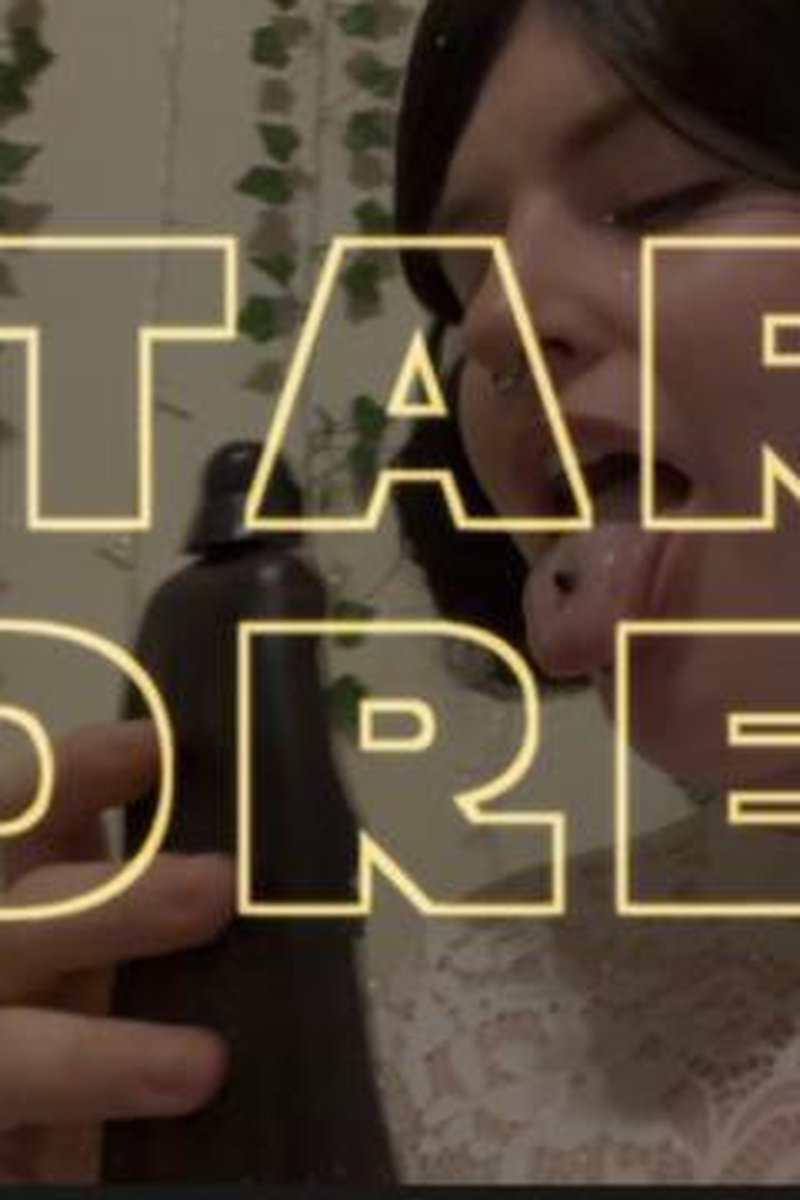 Princess Leia Eats Tiny Darth Vader - Screenshot 1 of 4 - Babes