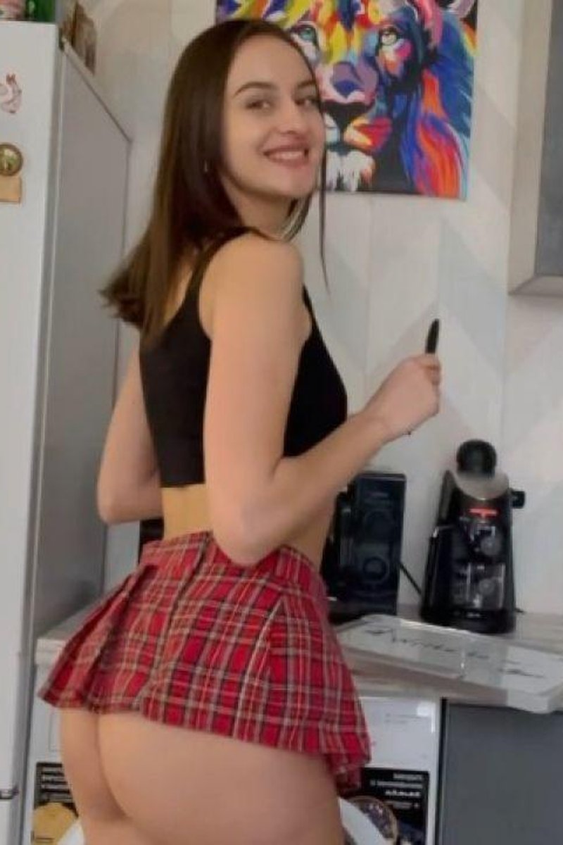 Greetings - Screenshot 1 of 4 - Blowjob