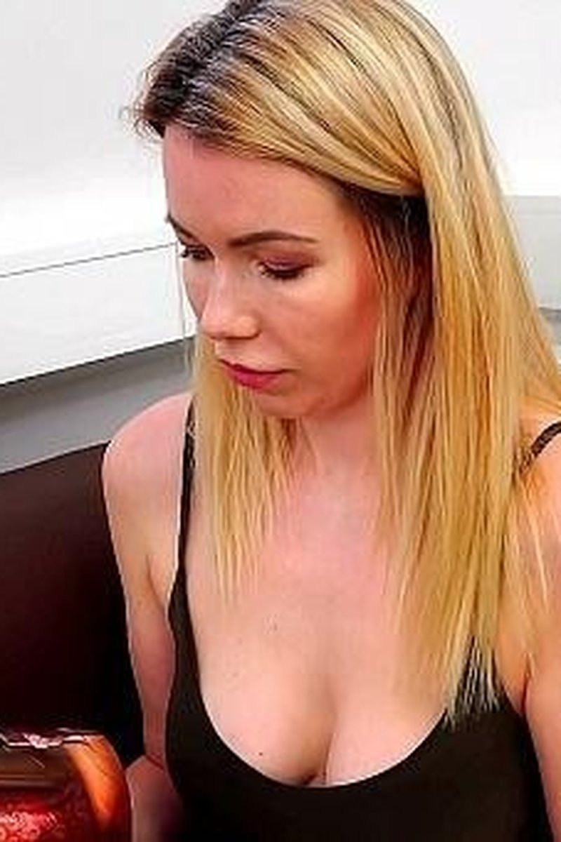 Hannah Zebedee - Screenshot 1 of 4 - Downblouse