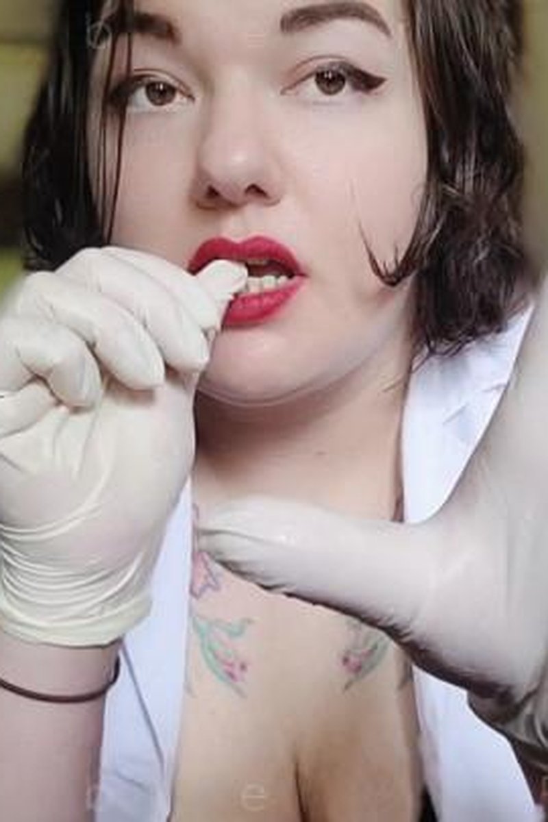Gloved Doctor Exam + Handjob POV - Screenshot 1 of 4 - BBW