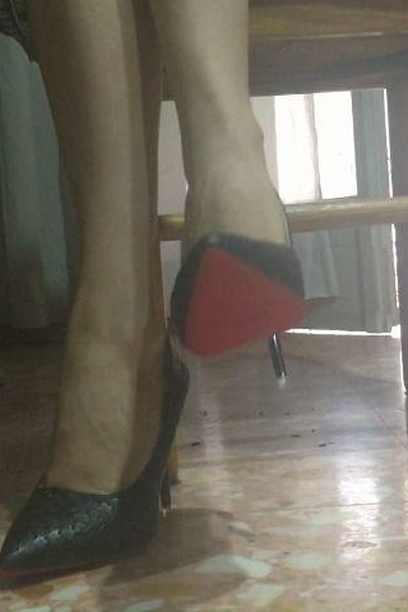 Eargasmic Tapping Heels - Screenshot 1 of 4 - Foot Fetish