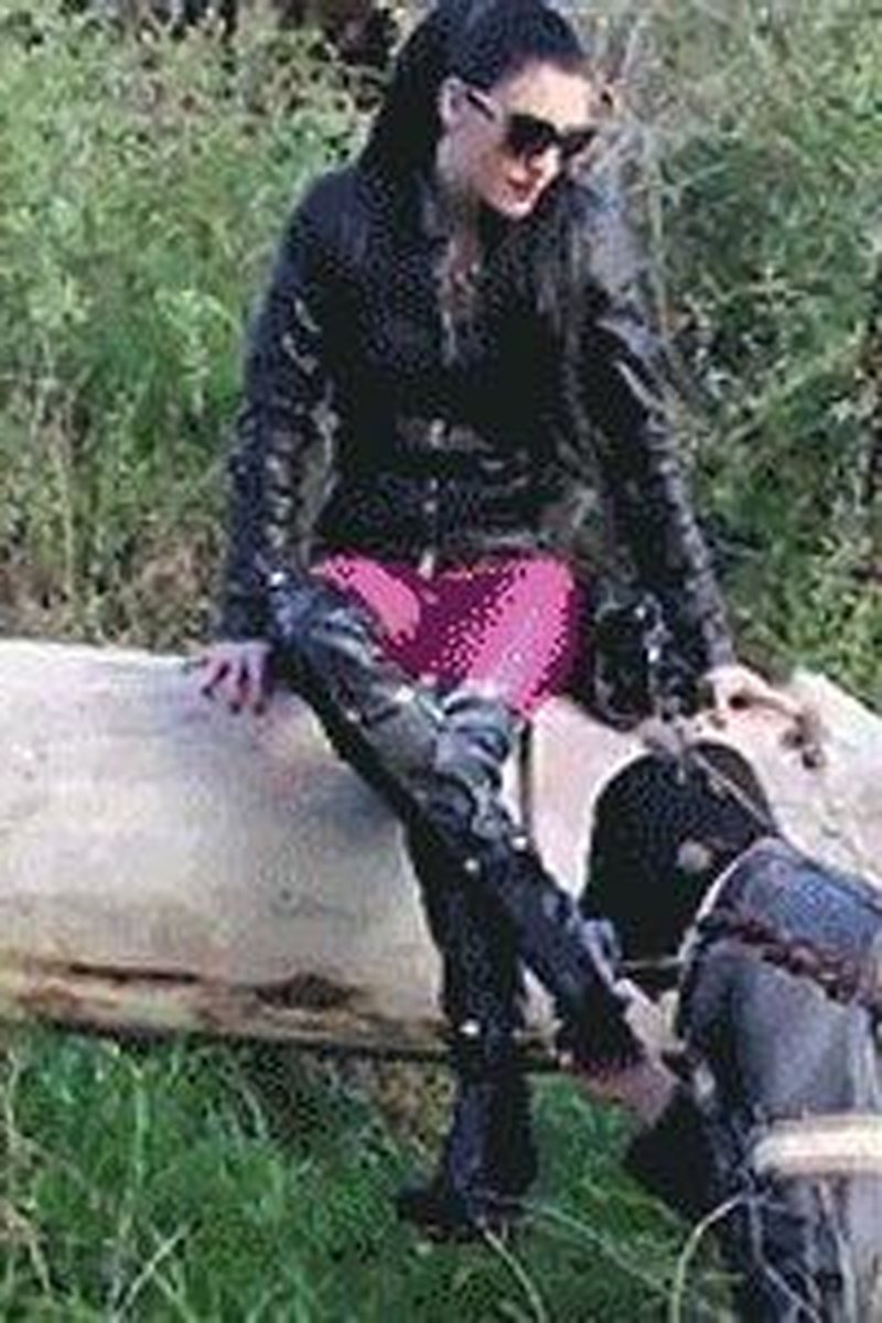 A Disgusting Boot Licker HD - Screenshot 1 of 4 - BDSM