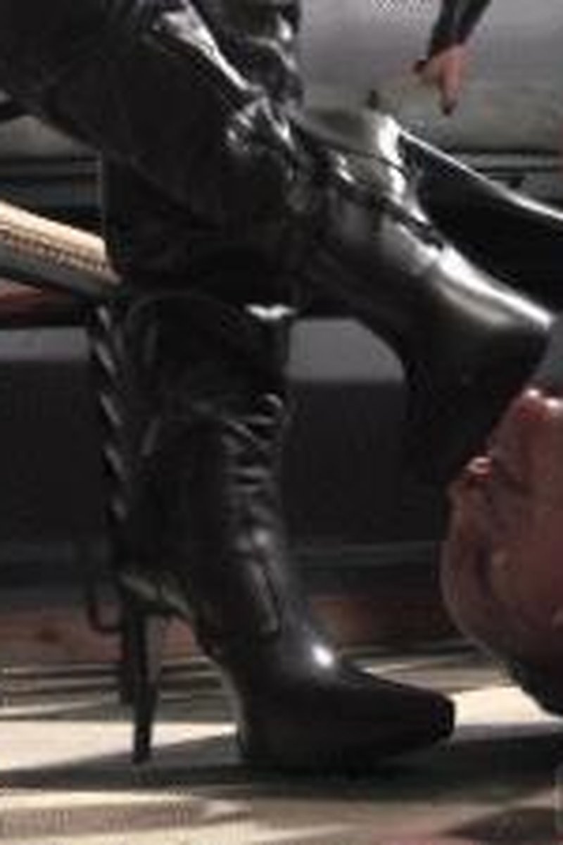 Feeding Filth - Screenshot 1 of 4 - Boots