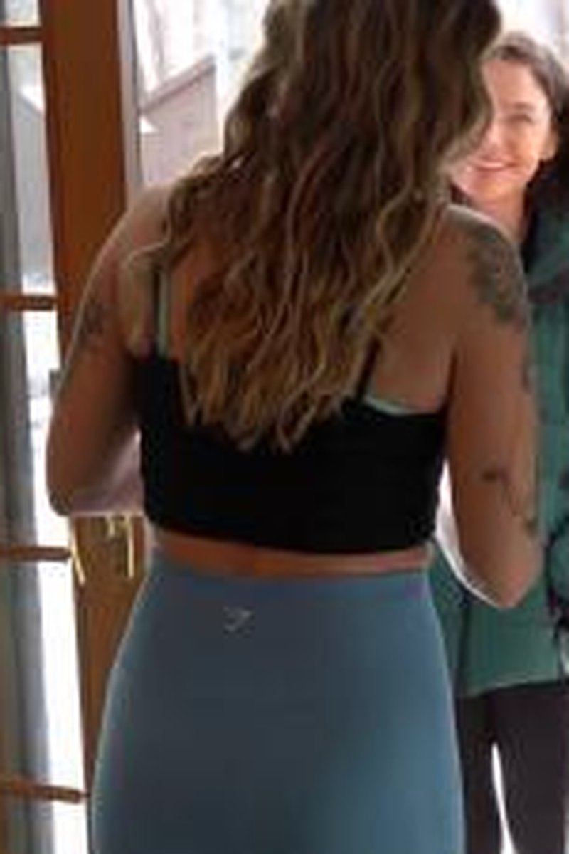 Lesbian Conditioning E6 - Screenshot 1 of 4 - Foot Fetish