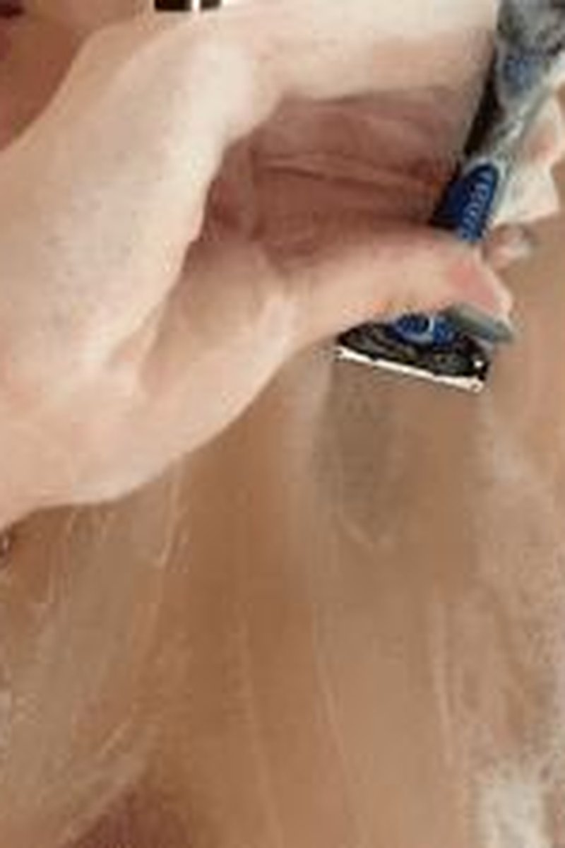 Shower & Shave - Screenshot 1 of 4 - Armpit Fetish