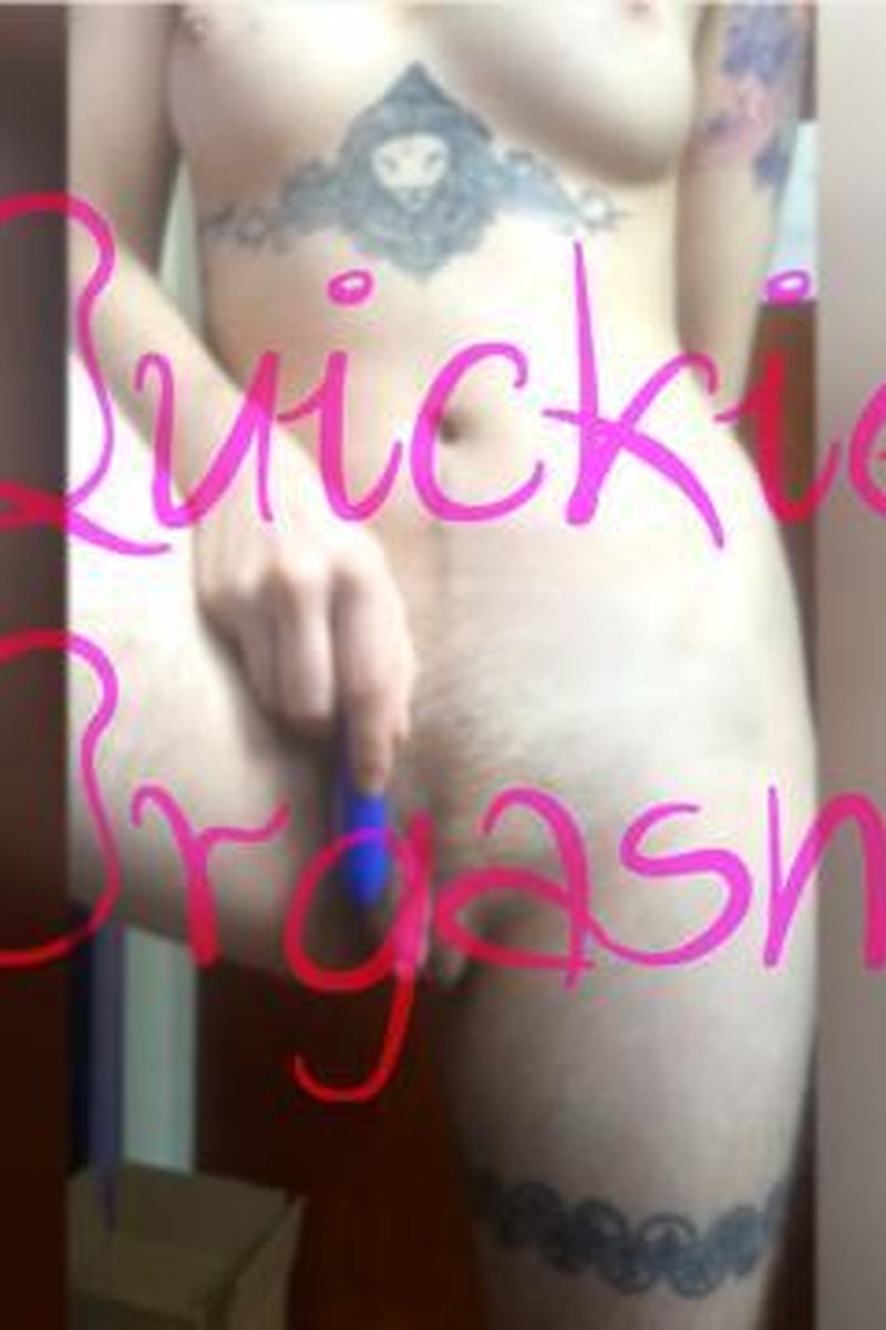 Quickie Orgasm - Screenshot 1 of 4 - Big Clit