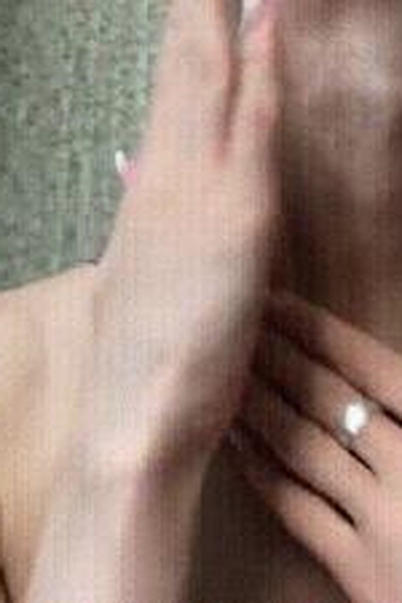 Her Long Neck - Screenshot 1 of 4 - Deepthroat