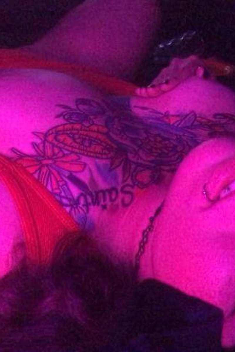 Shaking Orgasm - Screenshot 1 of 4 - BBW