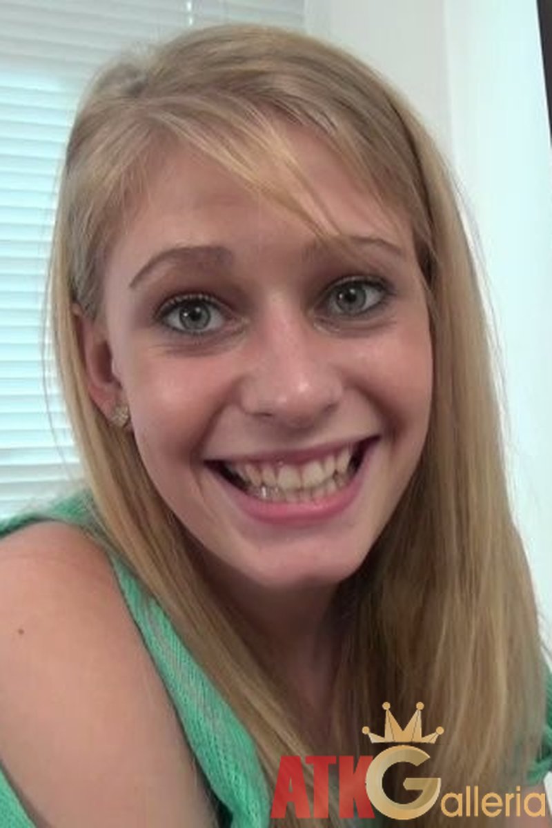 Allie James - Action - Screenshot 1 of 4 - Blond Hair
