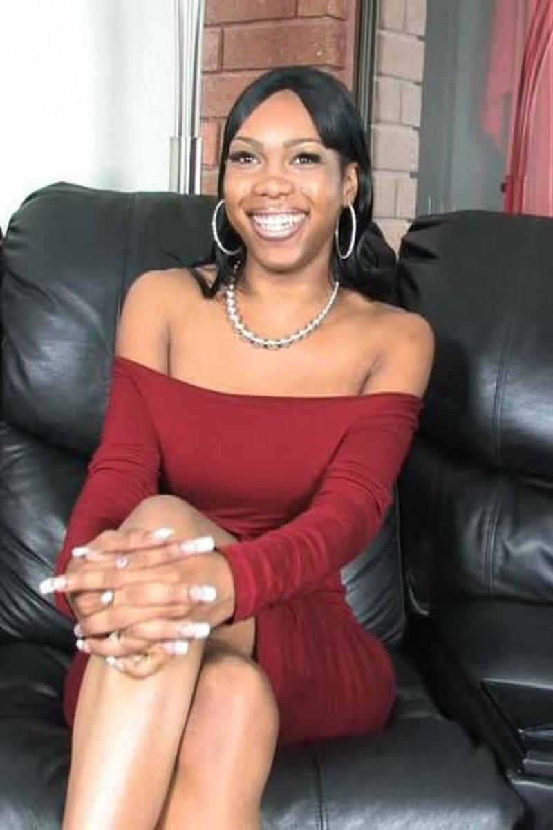 Interview: Jade - Screenshot 1 of 4 - American