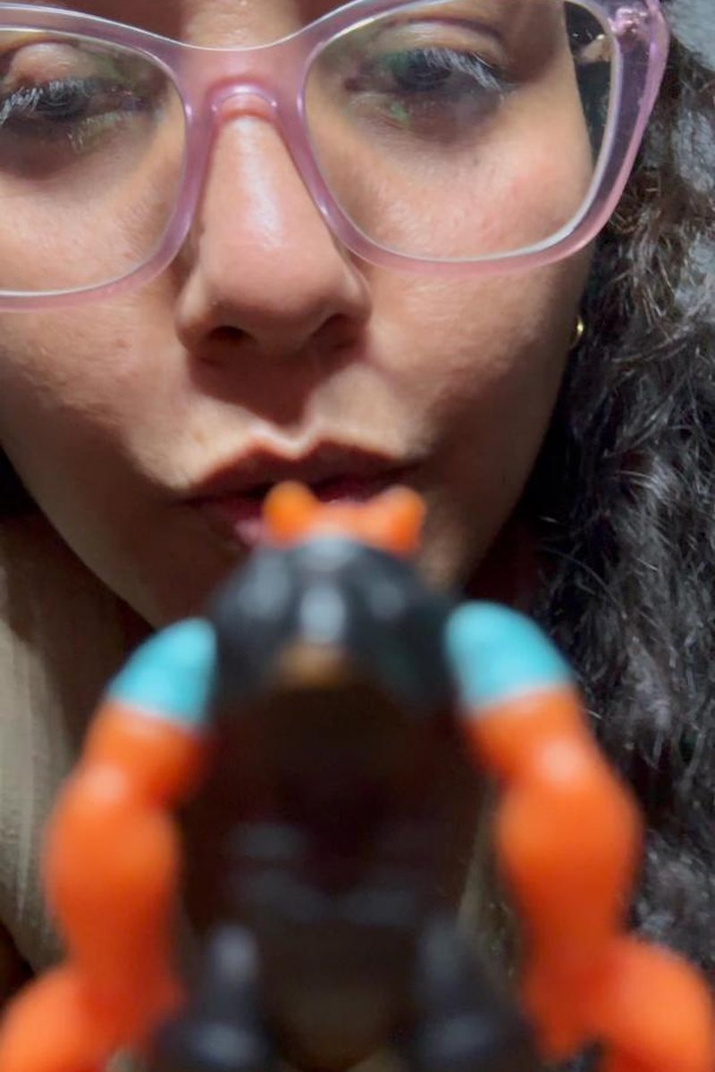 Giantess Dominates Tinyman - Screenshot 1 of 4 - Fetish