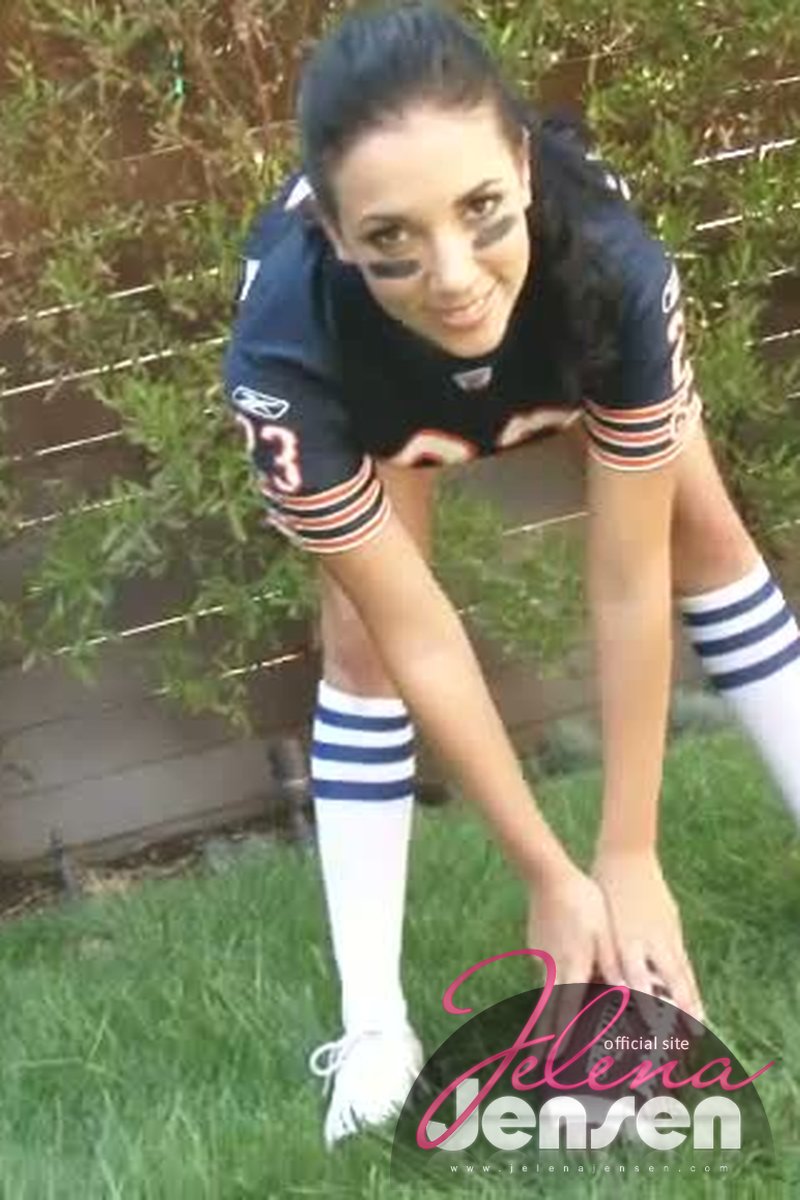 Bears Fan - Screenshot 1 of 4 - Masturbation