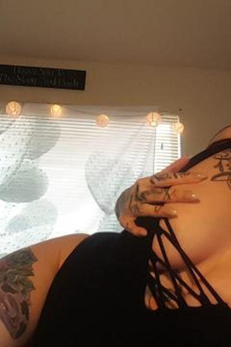 Three - Screenshot 1 of 4 - Big Tits