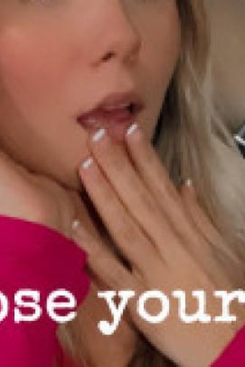 Expose Yourself - Screenshot 1 of 4 - Bitch