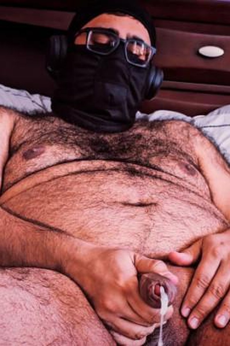 Bear Having Solo Fun - Screenshot 1 of 4 - Asian