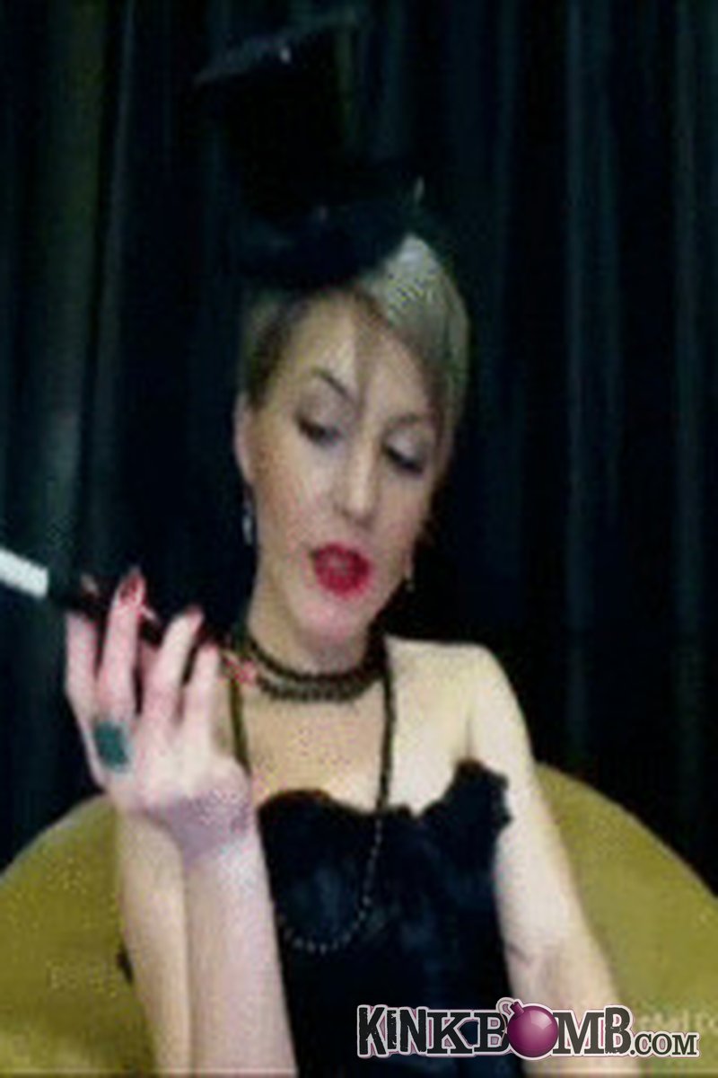 Katrina Vonbad: Cigarette Holder Smoke [Ipod/Mp4] - Screenshot 1 of 4 - Fetish